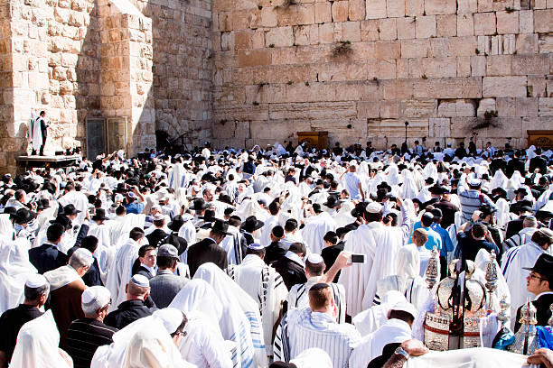 Religioso sono ebreo filmare preghiera con il telefono cellulare, Muro del Pianto - foto stock