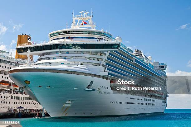 Princess Cruise Lines W St Maarten - zdjęcia stockowe i więcej obrazów Edytorski - Edytorski, Fotografika, Holenderski St. Martin