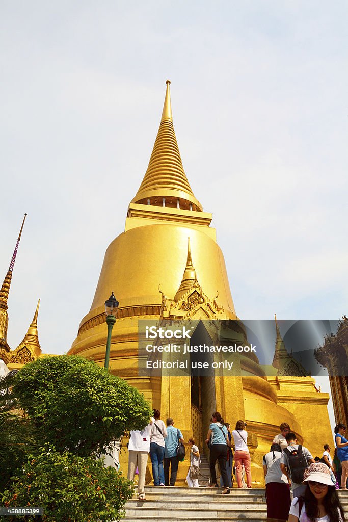 Odwiedzając pagoda Siratana Chedi - Zbiór zdjęć royalty-free (Azja)