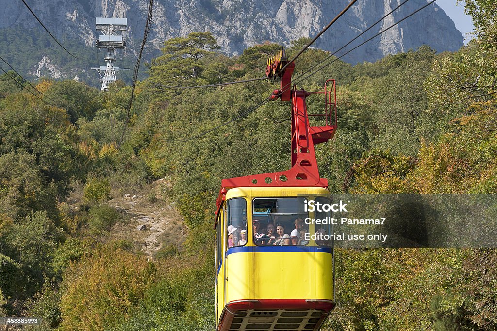 Teleférico at�é o topo da montanha Ai-Petri - Foto de stock de Acampamento de Férias royalty-free