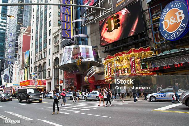 Times Square W Ciągu Dnia - zdjęcia stockowe i więcej obrazów Aleja - Aleja, Ameryka, Bilbord elektroniczny