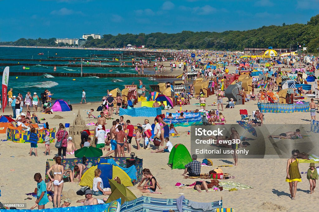 Lotado Kolobrzeg Praia no Verão - Royalty-free Ao Ar Livre Foto de stock