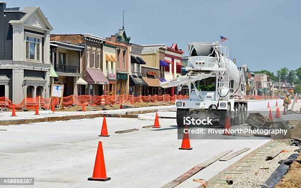 Construção De Estrada - Fotografias de stock e mais imagens de Antigo - Antigo, Ao Ar Livre, Armação de Construção