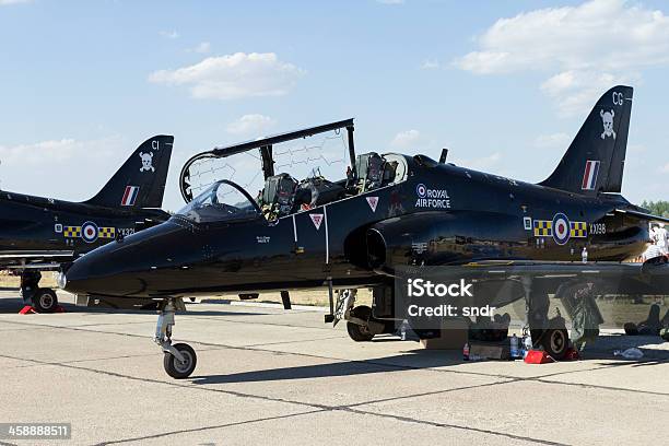 Foto de Hawk Trainer Jet e mais fotos de stock de Avião - Avião, Avião de Combate, Céu - Fenômeno natural
