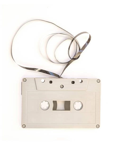 cassette de cinta sobre fondo blanco - foto de stock