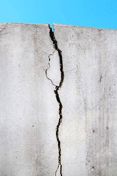 istock The walls cracked,  fence cracked. 458913445