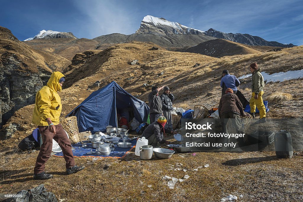 Sherpa porter expédition équipe au camp de base de l'Himalaya, Népal - Photo de Adolescent libre de droits