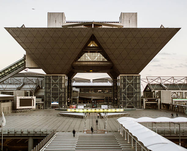 big wzroku budowa odaiba tokio, japonia - centrum wystawiennicze tokyo big sight zdjęcia i obrazy z banku zdjęć