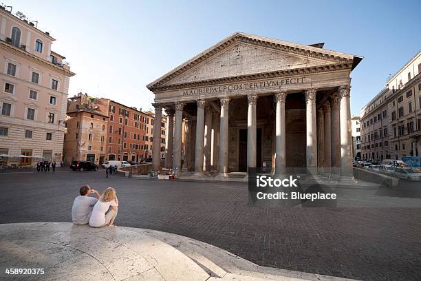 Photo libre de droit de Panthéon De Rome banque d'images et plus d'images libres de droit de Horizon urbain - Horizon urbain, Rome - Italie, Tous types de couple