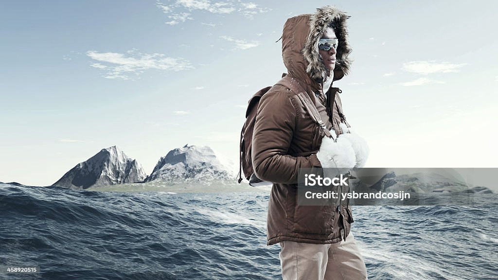 Desporto de Inverno Asiáticos homem de moda com óculos de sol e mochila. - Royalty-free Homens Foto de stock