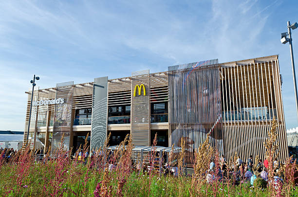 mcdonald's restaurant на олимпийских играх 2012 года в лондоне - 2012 summer olympics london olympic park london london england window стоковые фото и изображения