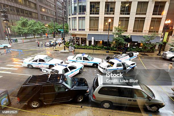 Photo libre de droit de Accident De Voiture De Police banque d'images et plus d'images libres de droit de Voiture de police - Voiture de police, Accident de transport, Chicago - Illinois