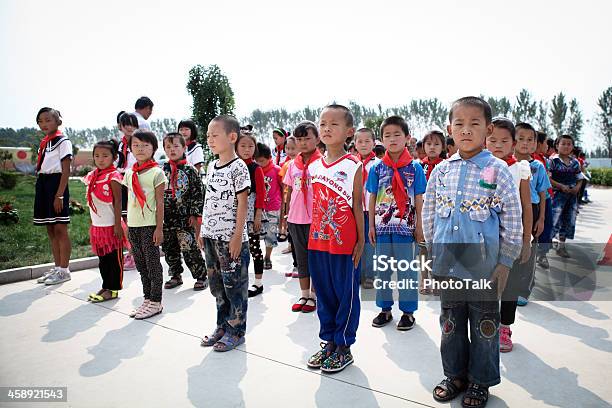 중국 초등학교 학생들이xxl 교실에 대한 스톡 사진 및 기타 이미지 - 교실, 아이, 중국