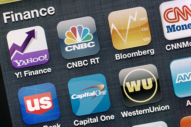 applications financières sur l'écran de l'iphone - cnbc photos et images de collection