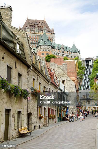 Sklepy Przy Rue Souslefort W Quebec Kanada - zdjęcia stockowe i więcej obrazów Architektura - Architektura, Biznes, Budynek z zewnątrz