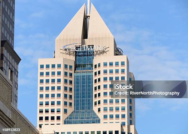 Foto de Highmark Lugar Pittsburgh e mais fotos de stock de Arranha-céu - Arranha-céu, Azul, Centro da cidade