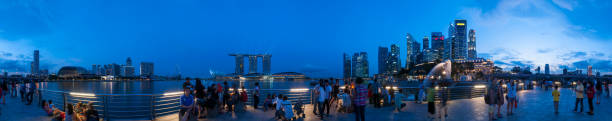 marina bay en 360 panorama - merlion singapore marina bay lighting equipment fotografías e imágenes de stock