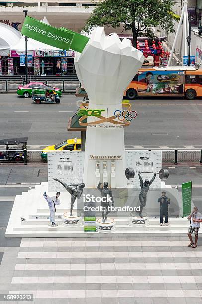 Foto de Monumento Ao Celebre Os Jogos Olímpicos De Londres De 2012 e mais fotos de stock de Jogos Olímpicos