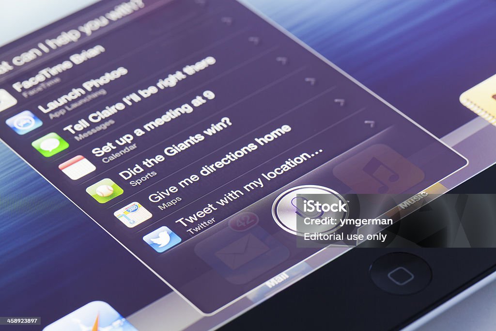 Siri 앱을 ipad OS 6 - 로열티 프리 태블릿 스톡 사진