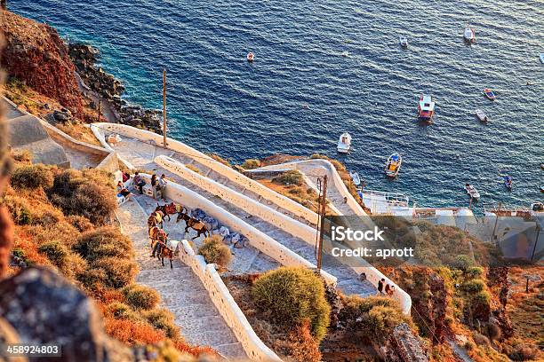 Muły Na Schody Do Oia Santorini Grecja - zdjęcia stockowe i więcej obrazów Fotografika - Fotografika, Grecja, Horyzontalny