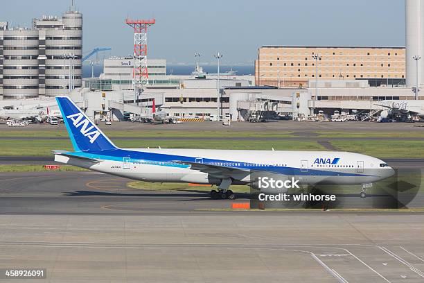 All Nippon Airways Boeing 777200er - Fotografie stock e altre immagini di Aereo di linea - Aereo di linea, Aeroplano, Aeroporto