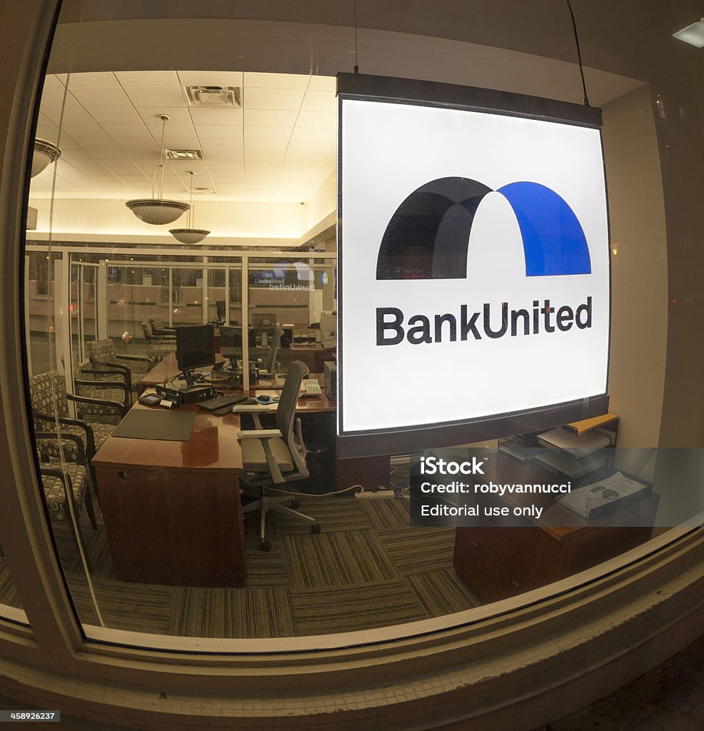 Bank logo-Unis et de bureau fermé. - Photo de Activité bancaire libre de droits