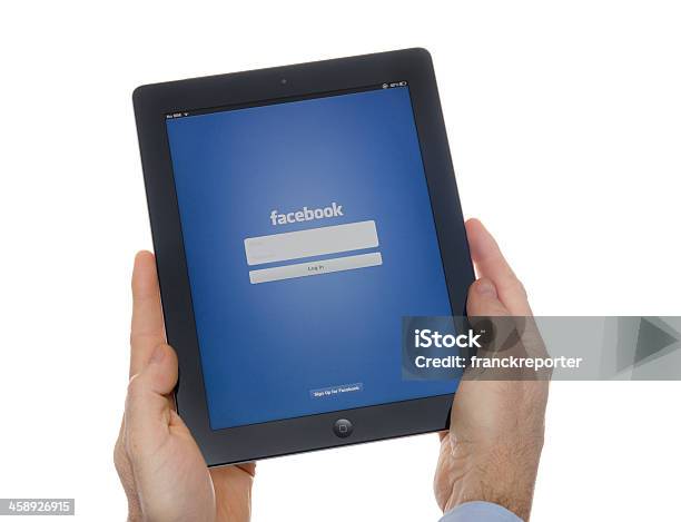 휴머니즘 손 쥠 새로운 Ipad 3 Facebook 앱 3에 대한 스톡 사진 및 기타 이미지 - 3, LCD, iPad