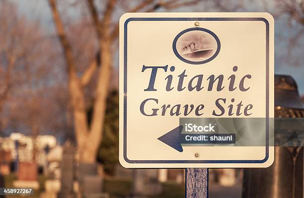 Titanic Grave Sitio Foto de stock y más banco de imágenes de Accidentes y desastres - Accidentes y desastres, Acontecimientos en las noticias, Anochecer