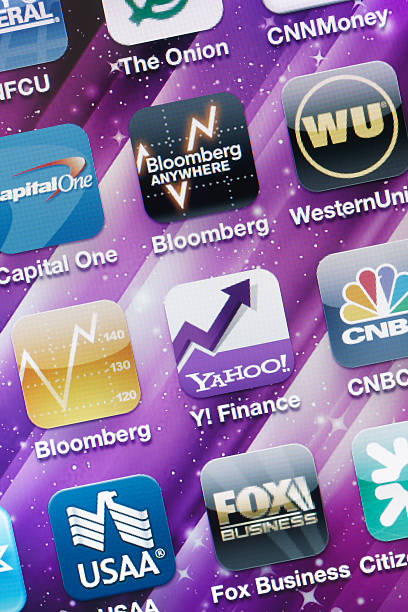 finance apps sur apple iphone 4 à écran plat - cnbc photos et images de collection