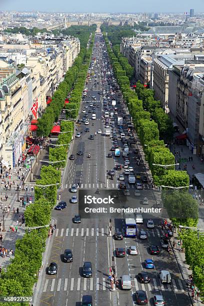 Parigi Di Seguito - Fotografie stock e altre immagini di Affollato - Affollato, Albero, Ambientazione esterna