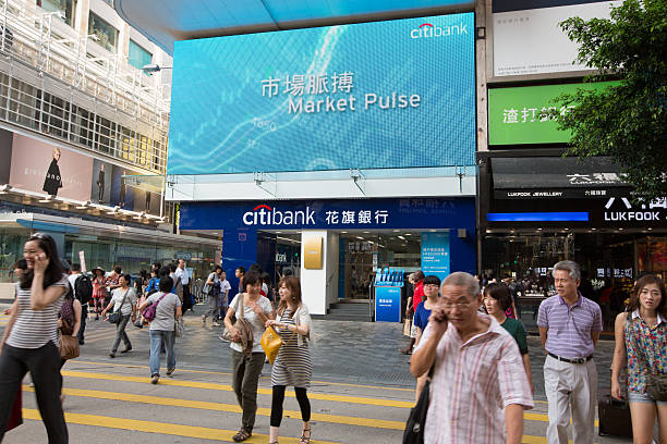 citibank branch en hong kong - named financial services company fotografías e imágenes de stock