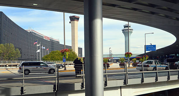 l'aéroport international o'hare de chicago - airport usa business ohare airport photos et images de collection