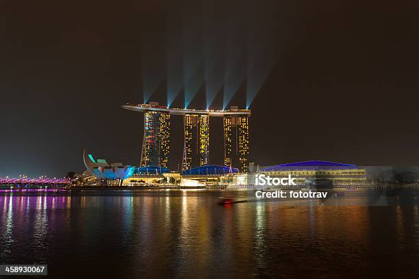 Photo libre de droit de Spectacle Laser Sur Marina Bay Sands Le Singapore banque d'images et plus d'images libres de droit de Marina Bay Sands - Marina Bay Sands, Sable, Asie