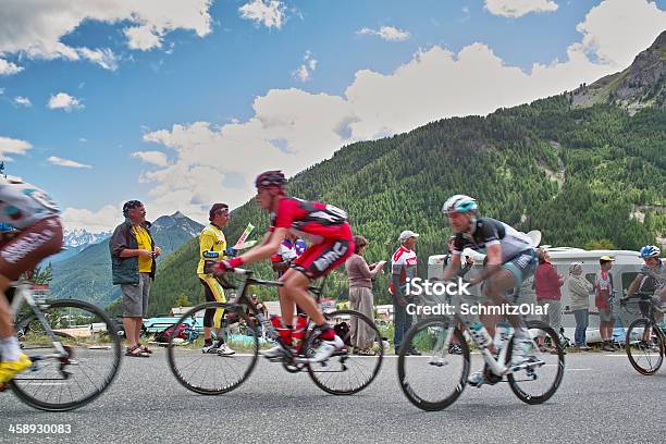 Foto de Tour De France 2011 Escalada De Encostas Para Col Dizoard Alpes e mais fotos de stock de Tour de France