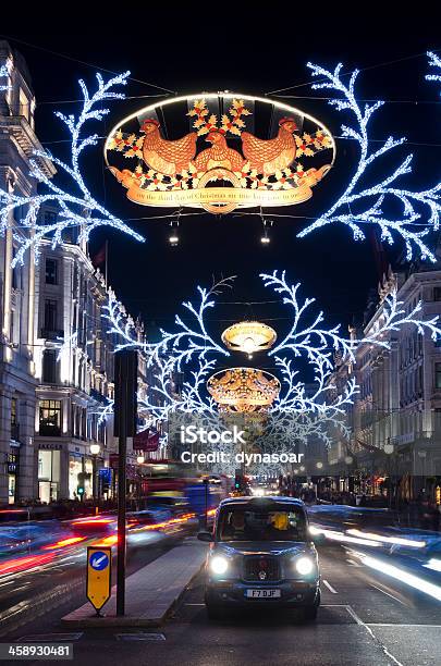 Decorazioni Di Natale Regent Street Central London - Fotografie stock e altre immagini di Affari