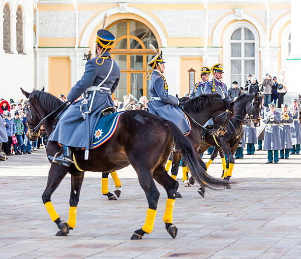 soldier de kremlin régiment a caballo - kremlin regiment fotografías e imágenes de stock