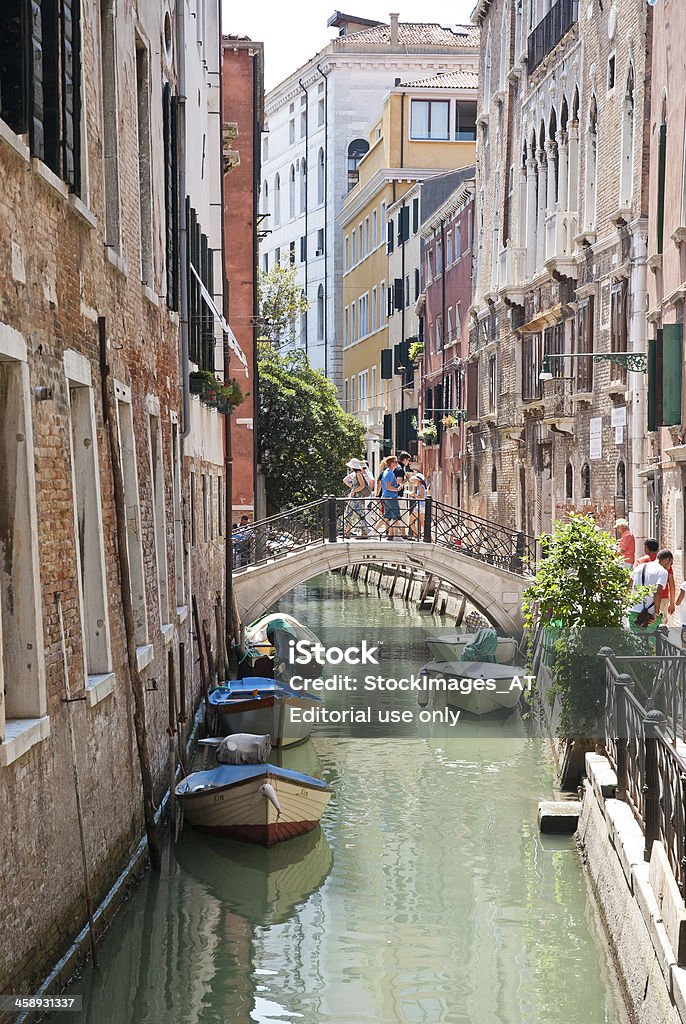 Романтический Венецианский воды Alley - Стоковые фото Венеция - Италия роялти-фри