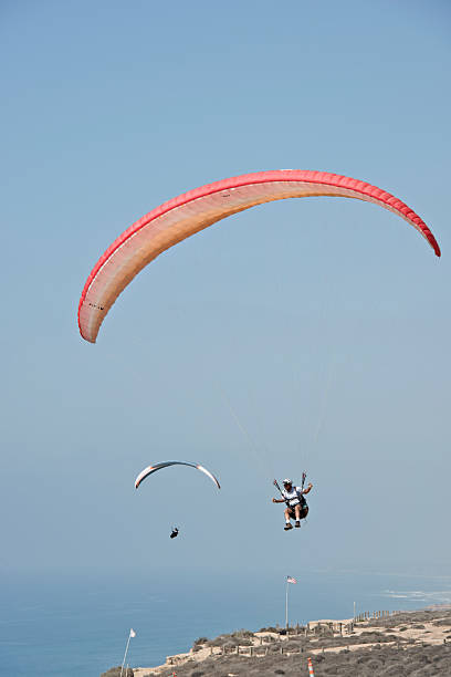 hang scorrevoli in aliporto torrey pines, san diego, california, usa - gliderport foto e immagini stock