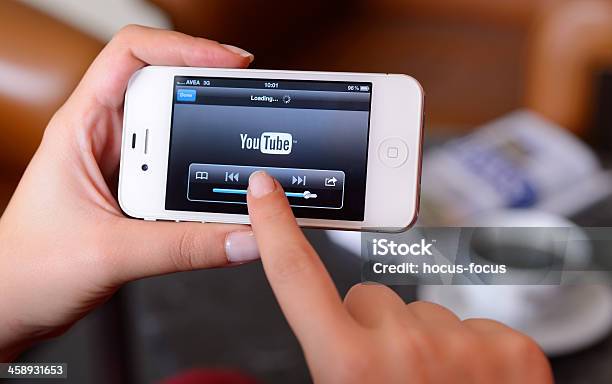 Photo libre de droit de Youtube Pour Iphone banque d'images et plus d'images libres de droit de YouTube - YouTube, Téléphone mobile, Film cinématographique
