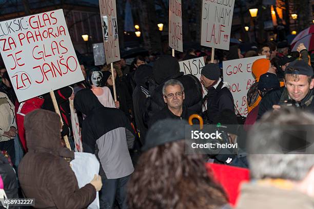 Foto de Protestos Na Eslovênia e mais fotos de stock de Adulto - Adulto, Alta Sociedade, Atividade