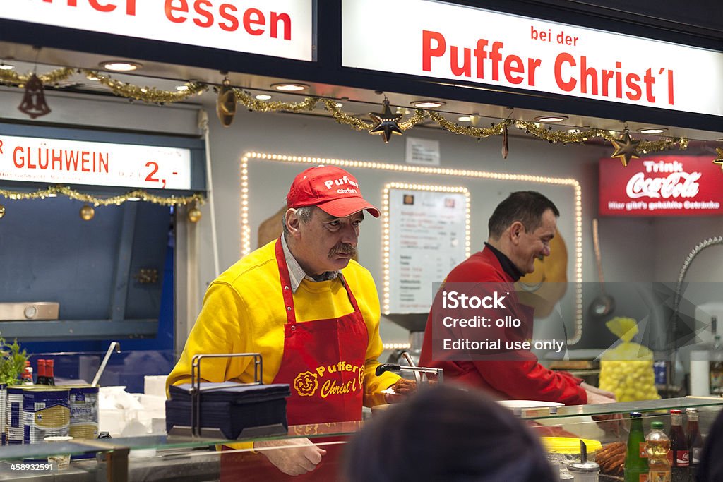Crep de patata cabina en Sternschnuppenmarkt Wiesbaden - Foto de stock de Mercado navideño libre de derechos