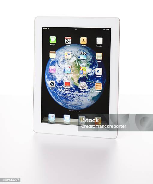 A Nova Versão Apple Ipad 3 Branco Sobre Uma Mesa - Fotografias de stock e mais imagens de Aplicação móvel - Aplicação móvel, Branco, Computador