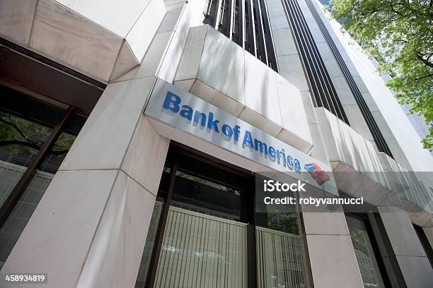 Bank Of America Branch En El Centro De La Ciudad De Miami Foto de stock y más banco de imágenes de Banco de América