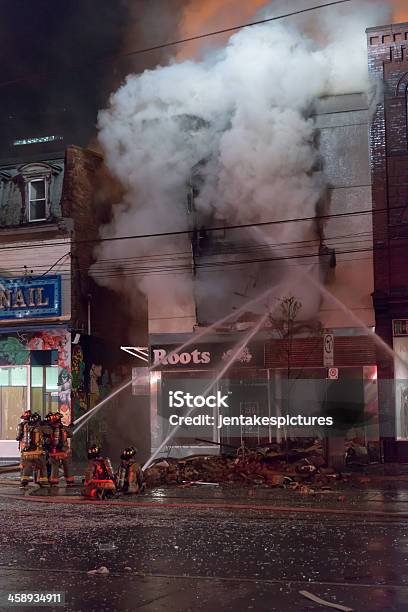 Queen Street Fuoco - Fotografie stock e altre immagini di Acqua - Acqua, Ambientazione esterna, Assicurazione