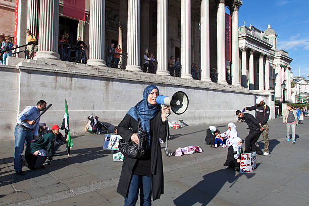 protest przeciwko wojna domowa w syrii - arab spring obrazy zdjęcia i obrazy z banku zdjęć