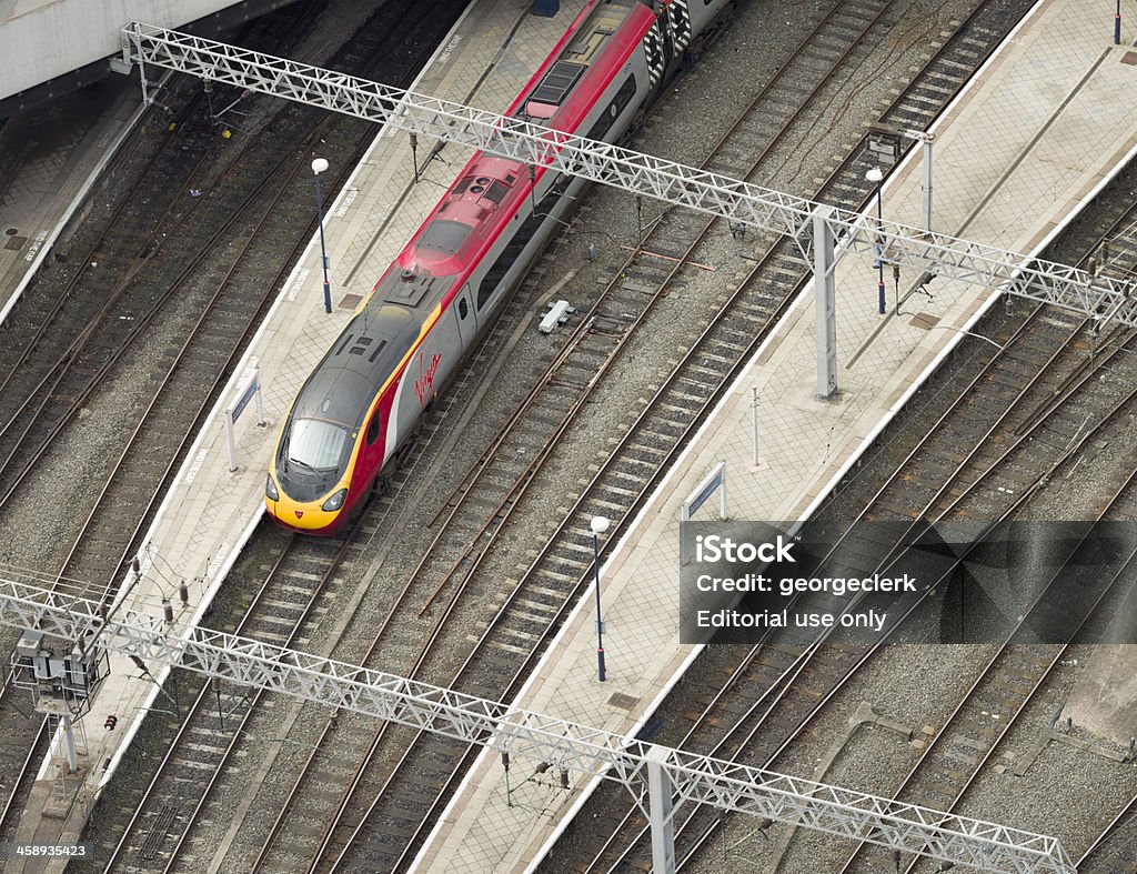 Virgem em uma estação de trem - Foto de stock de Birmingham - West Midlands royalty-free