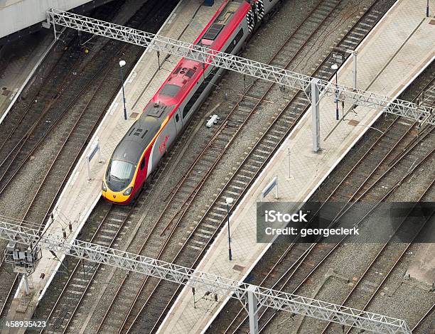 Foto de Virgem Em Uma Estação De Trem e mais fotos de stock de Birmingham - West Midlands - Birmingham - West Midlands, Estação ferroviária, Reino Unido