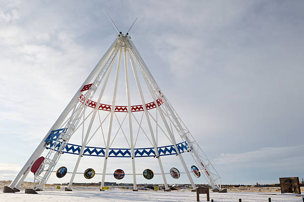 saamis tepee-medicine hat, alberta - alberta medicine hat canada day fotografías e imágenes de stock