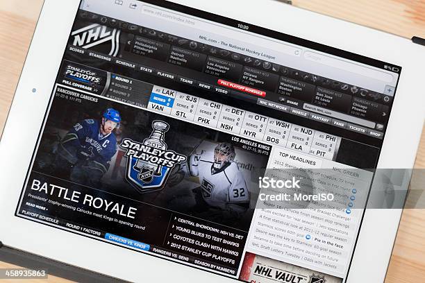 Chłoniak Nieziarniczy Grudkowy Internetowej Na Ipadzie - zdjęcia stockowe i więcej obrazów Narodowa Liga Hokeja
