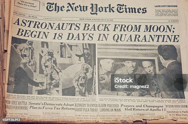 Foto de Astronautas De Volta Da Lua e mais fotos de stock de The New York Times - The New York Times, Jornal, Amarelo